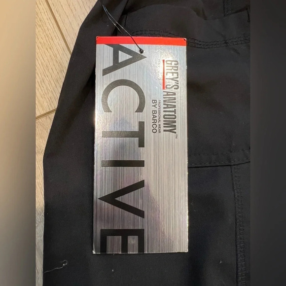 Grey’s anatomy Professional wear, NWT
Active
Black scrub pant 
Size small - Picture 5 of 8